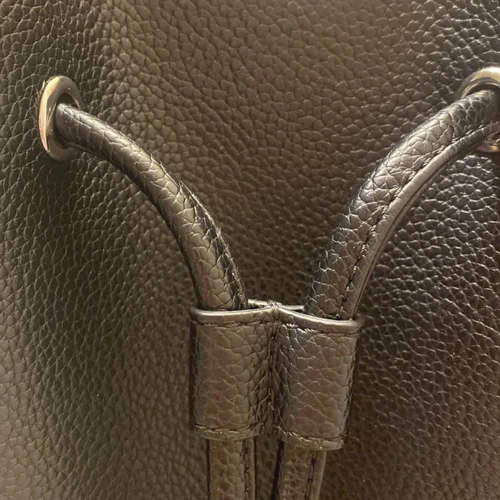 Calvin Klein Pebbled Leather bag - Picture 9 of 9